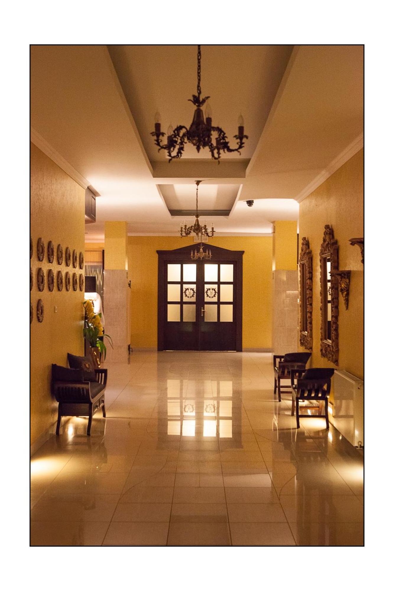 Hotel Lord Debica Ngoại thất bức ảnh